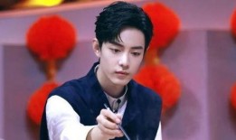 许凯和肖战最新互爆料,娱乐圈好友关系再掀波澜！